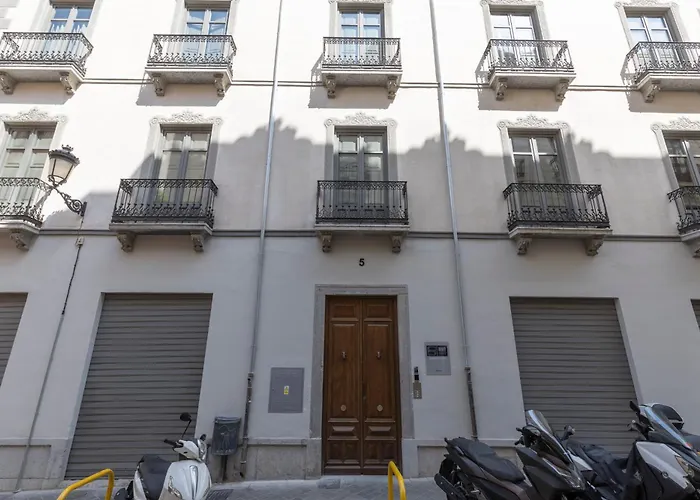 BiBo Suites Marques de Falces